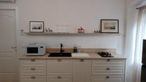Casa Renova, intero appartamento, 2 camere, max 4 ospiti, Trieste zona storica